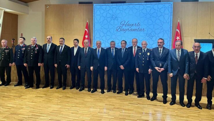 Konya protokolü bayramlaşma programında buluştu