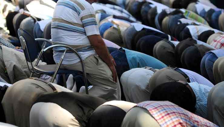 Konya ve çevre illerde bayram namazı kılındı