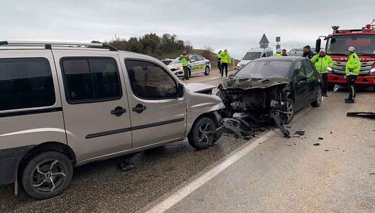 Konya yolunda 8 kişinin yaralandığı kaza kamerada