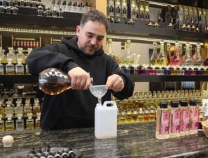 Konya’da kolonya tezgahları bayram yoğunluğunda