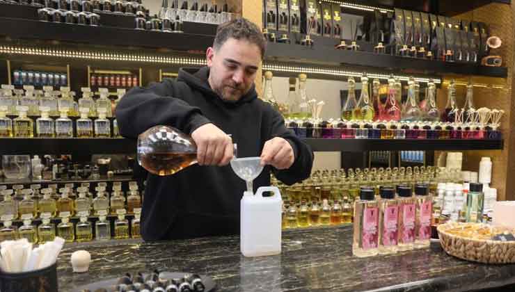 Konya’da kolonya tezgahları bayram yoğunluğunda