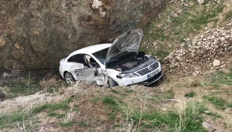 Konya’da otomobil park halindeki araca çarptıktan sonra şarampole uçtu: 2 yaralı