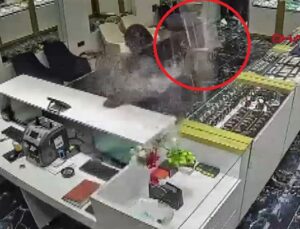 Konya’daki kuyumcu, soygununda çay kazanı detayı