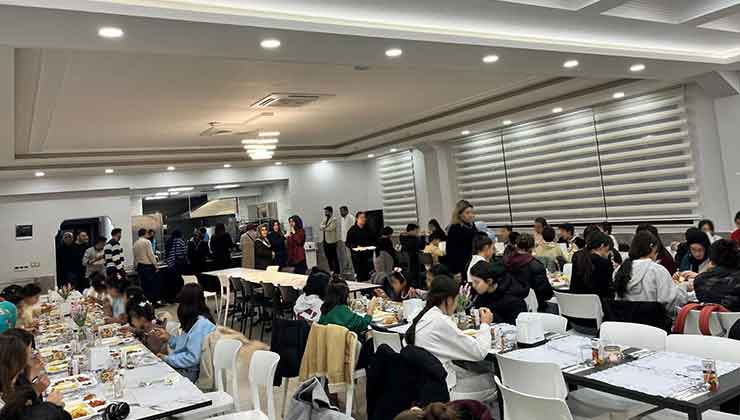 Selçuklu’da gönül sofraları çocuklar için kuruldu