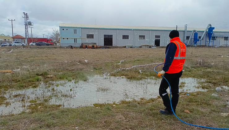 Seydişehir Belediyesinden larvasit ilaçlama çalışması