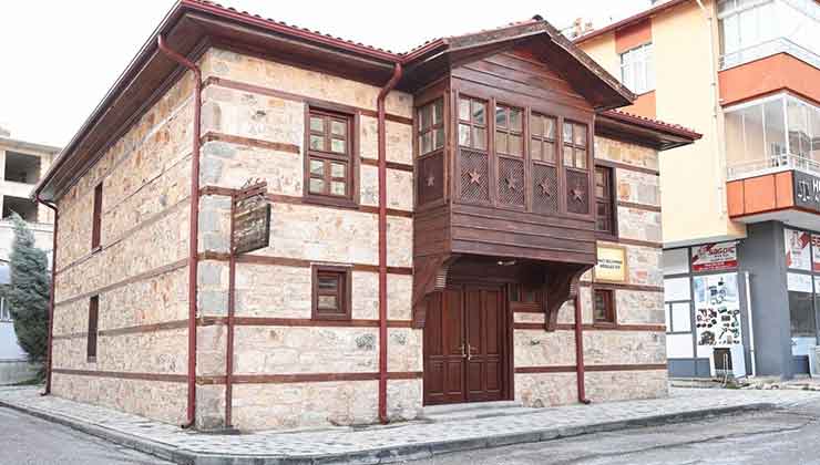 Seydişehir’de emekliler lokali yeni yerinde hizmete başladı