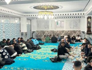Seydişehir’de üniversite öğrencileri iftarda buluştu