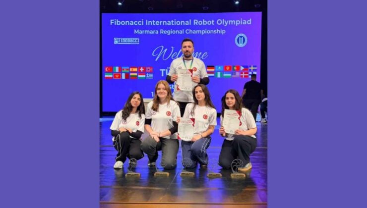 Sivaslı öğrenciler, robot yarışmasında gövde gösterisi yaptı