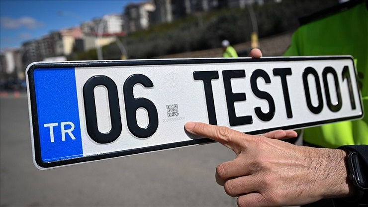 Standart dışı plakalara 27 Şubat’tan itibaren kesilen idari para cezaları iptal edildi