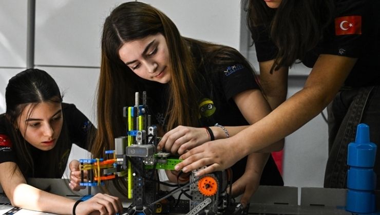 Üsküdarlı gençlerin robotik yolculuğu dünya finallerine ulaştı