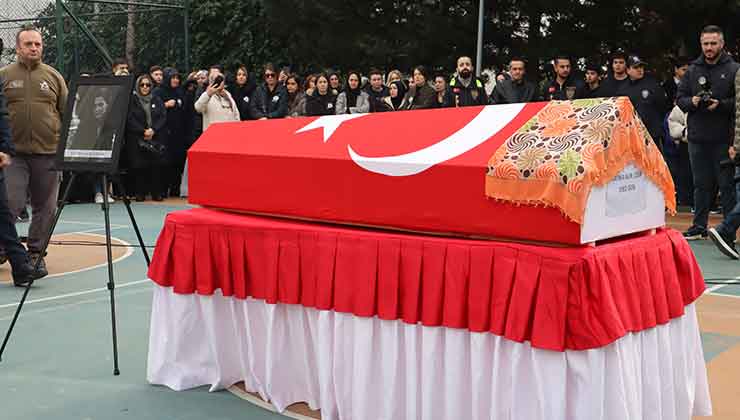 Yüzlerce meslektaşı Fatma Nur öğretmeni son yolculuğuna uğurladı